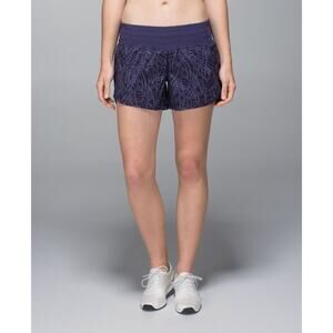 Lululemon Tracker Short II 2-way Stretch Women SIze 12 Cadet Blue Pretty Palm